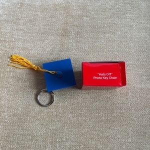 VINTAGE (MID-LATE 80’S - EARLY 90’S) AVON HAT’S OFF PHOTO KEY CHAIN